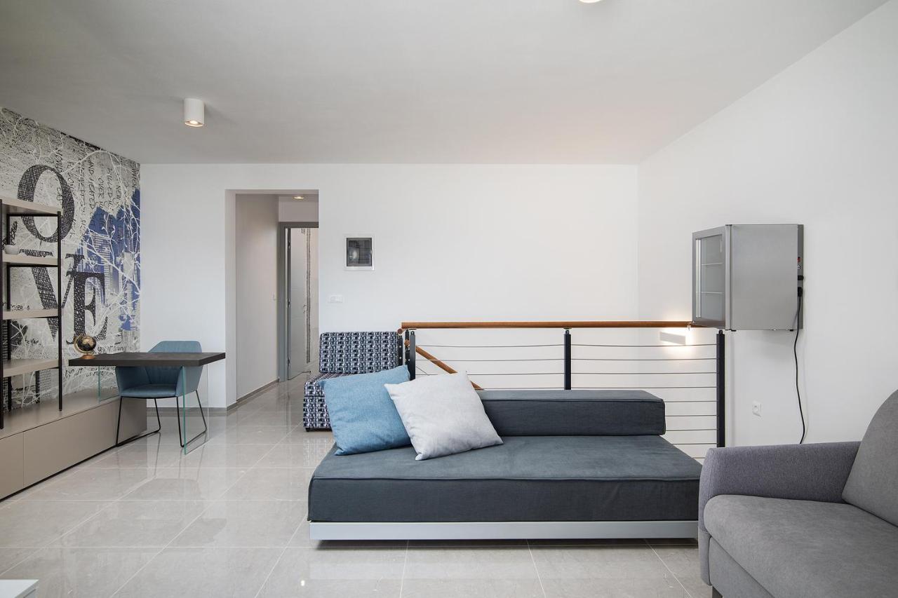 Apartman Damjan Pjescana Uvala Exterior foto